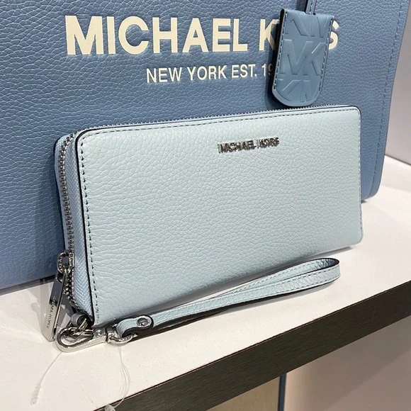 Brand New with Tag authentic Michael Kors Jet Set Travel Large Travl CONTINENTAL - Picture 15 of 16